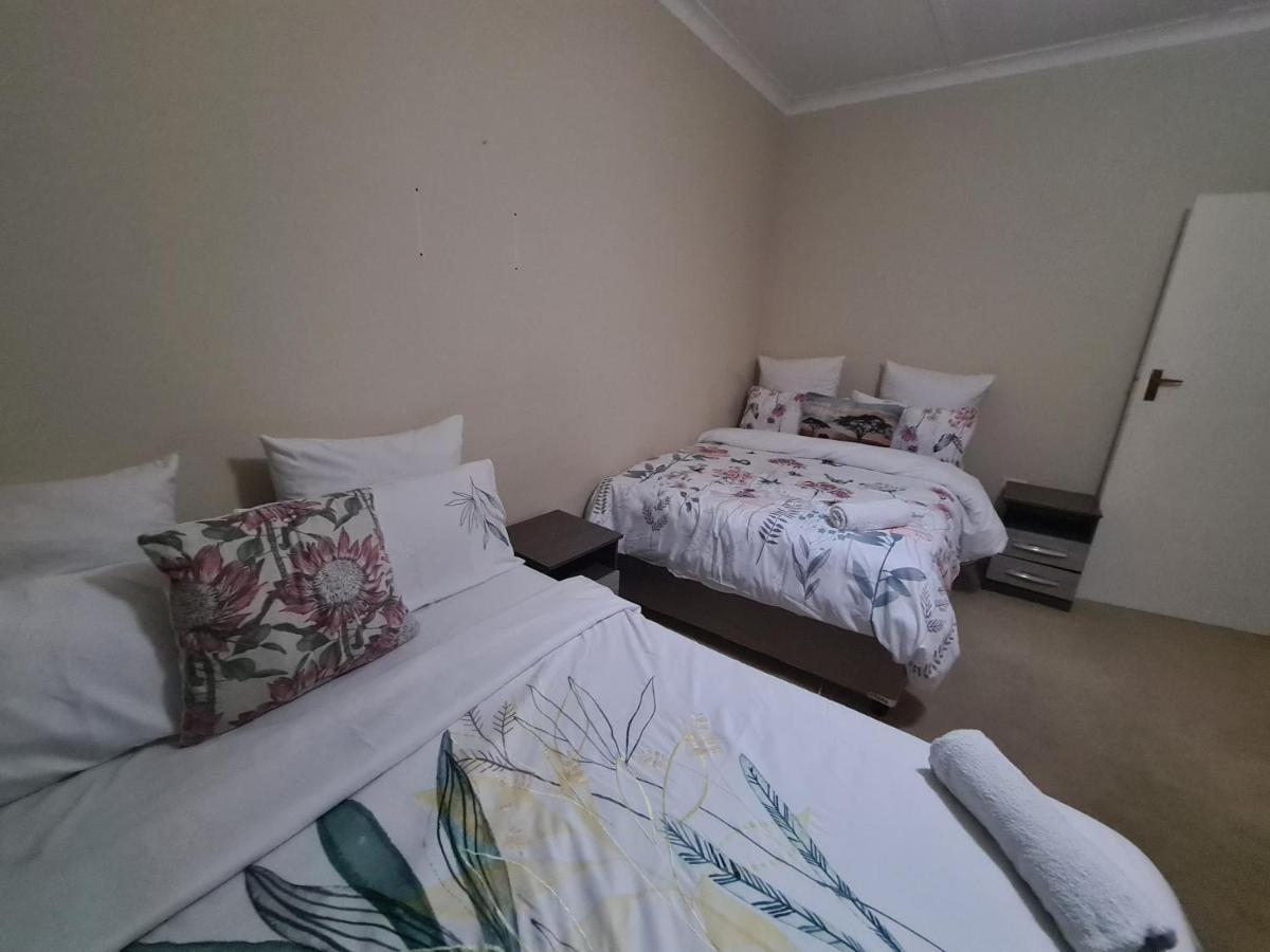 Zenith House Boston Self Catering Accomodation Città del Capo Esterno foto